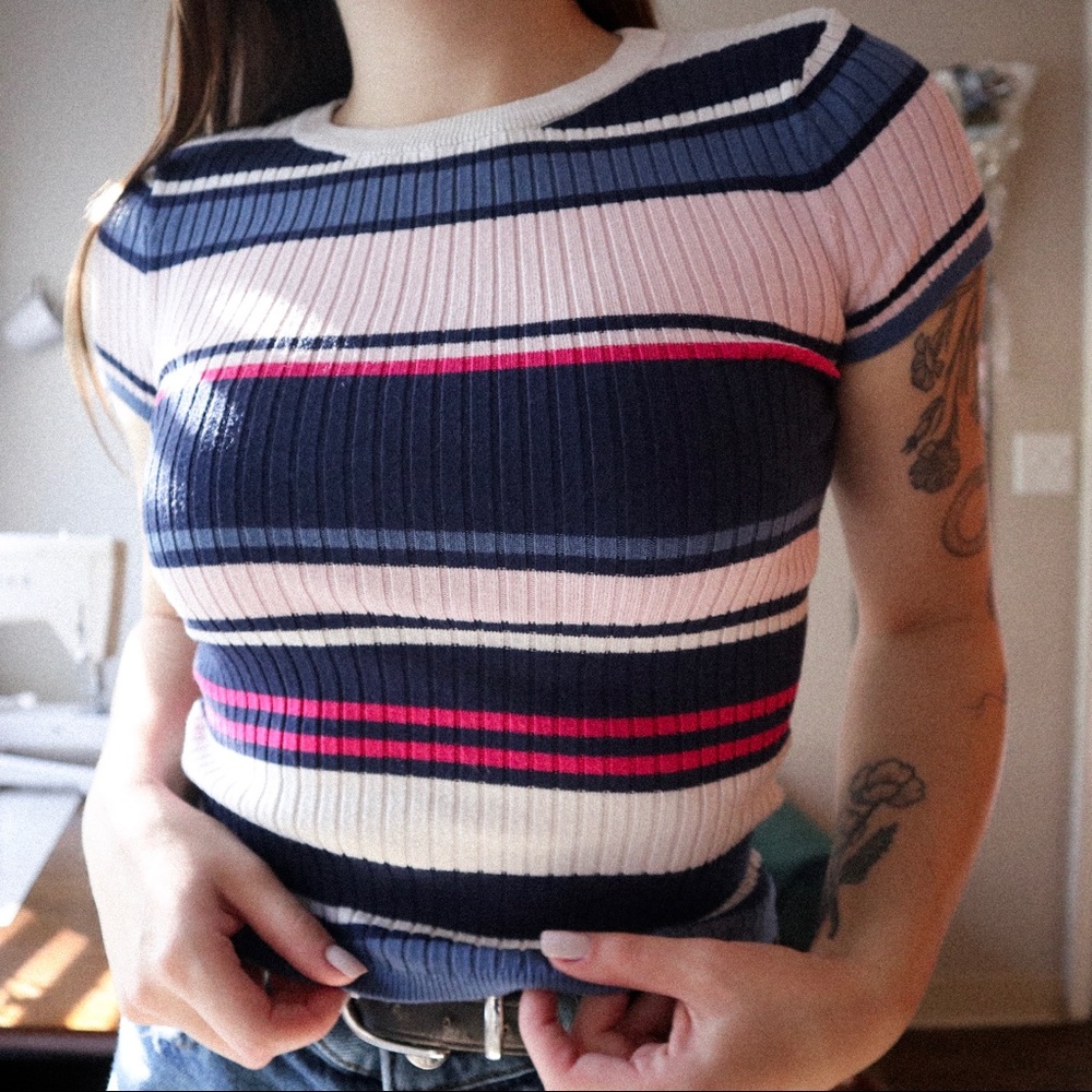 H&M Ribbed Knit Sweater Tee - Picture 2 of 2